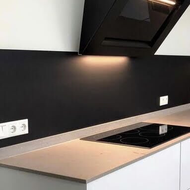 verschillende stijlen met een keuken achterwand_zwart