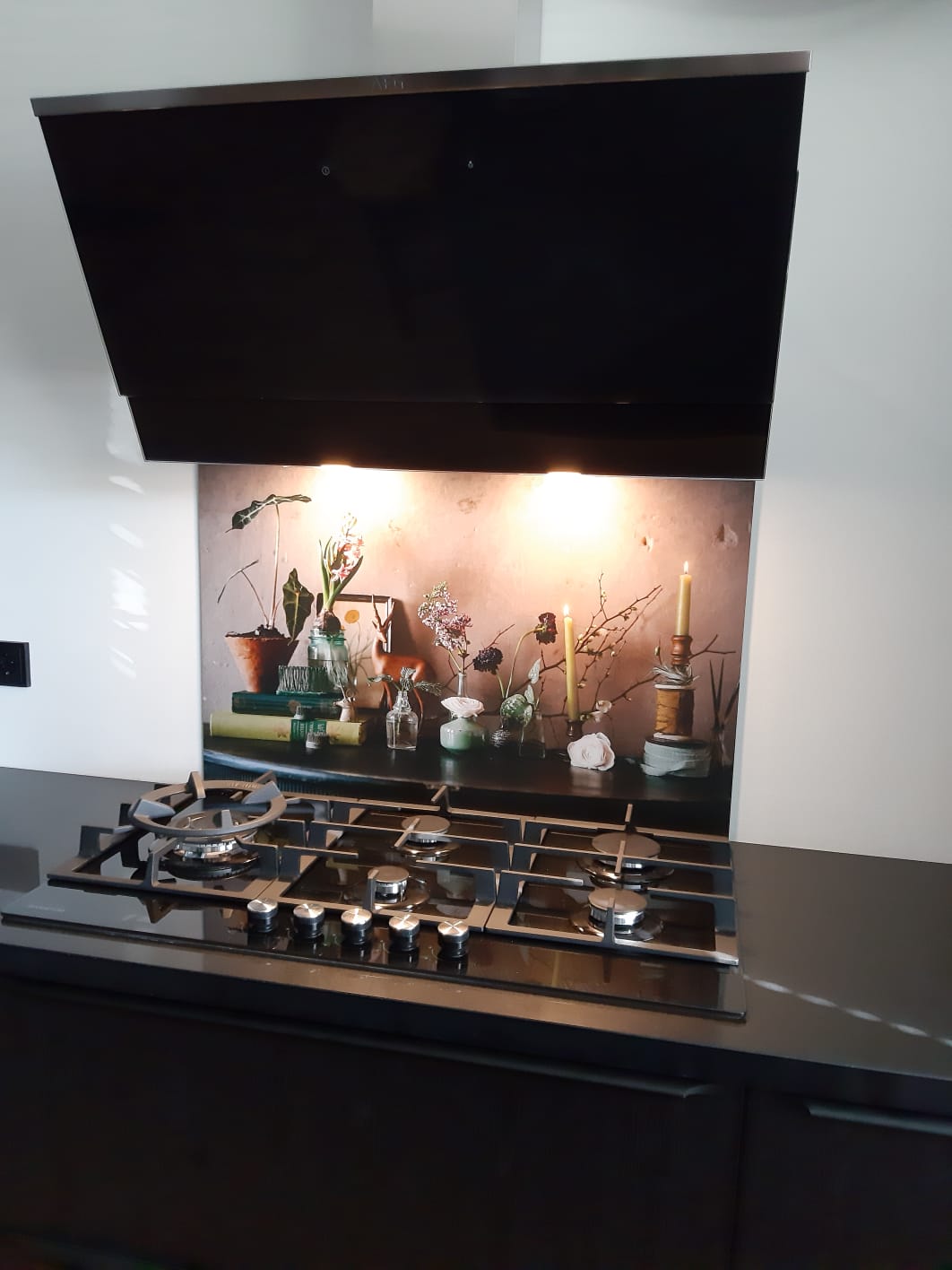 Spatscherm met showtafel