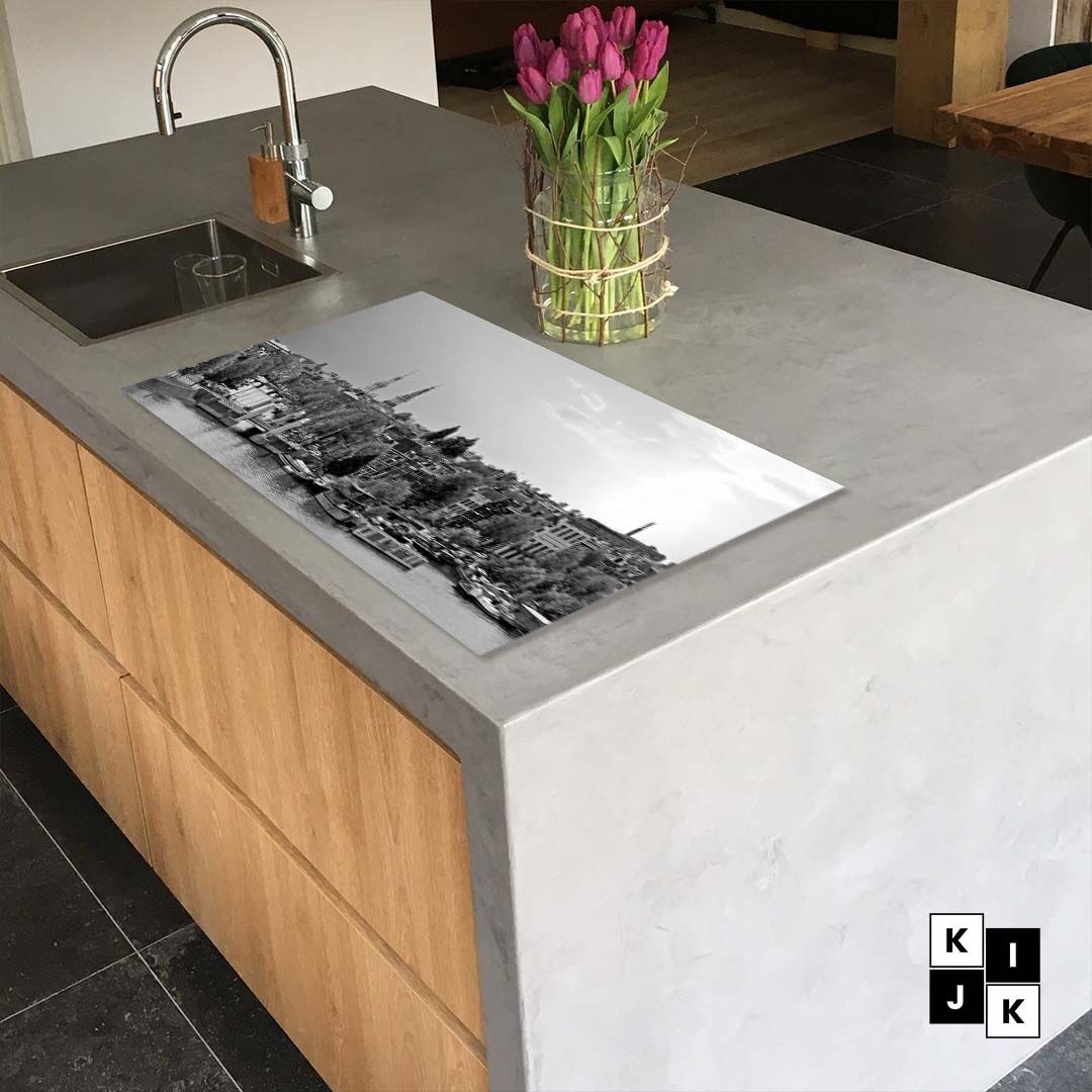 Inductiebeschermer met zicht op Amsterdam